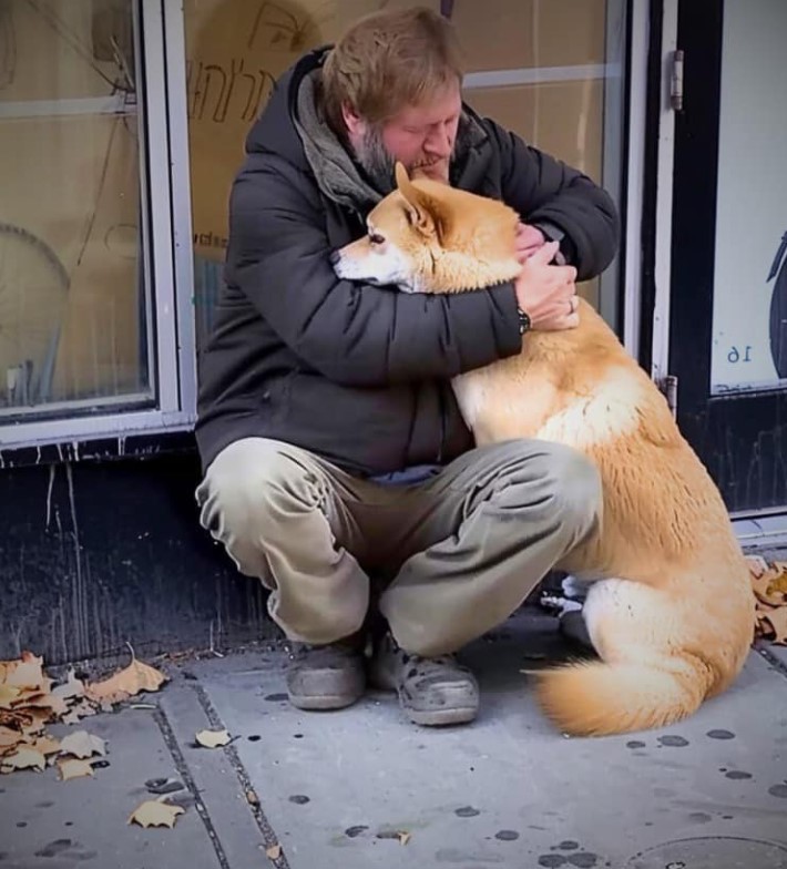 Dog Goes to Closed Store Daily then Leaves, One Evening Poor Boy Notices and Follows It