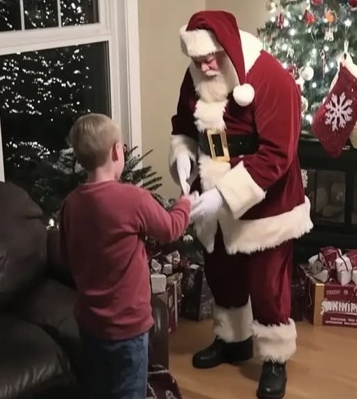 I Hired a Man to Wish My Son a Merry Christmas as Santa Claus